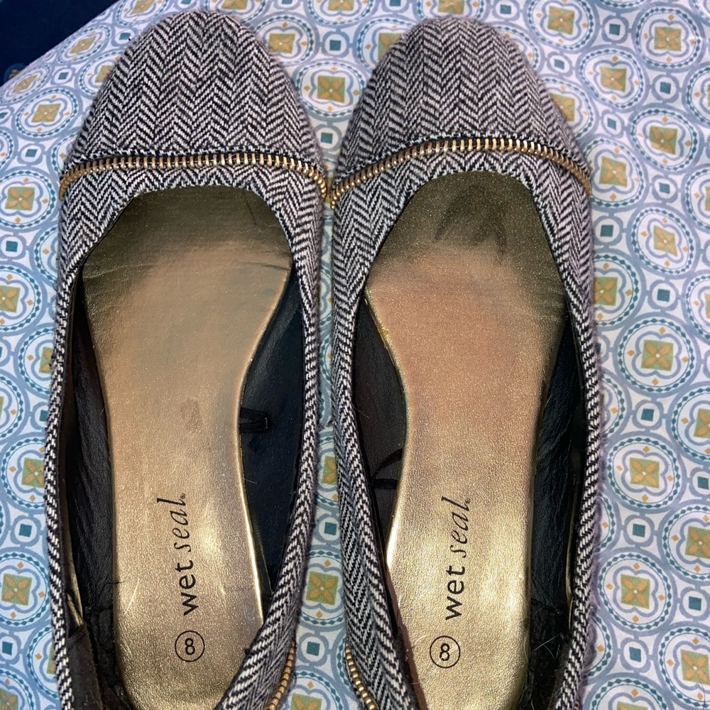 Wet seal flats